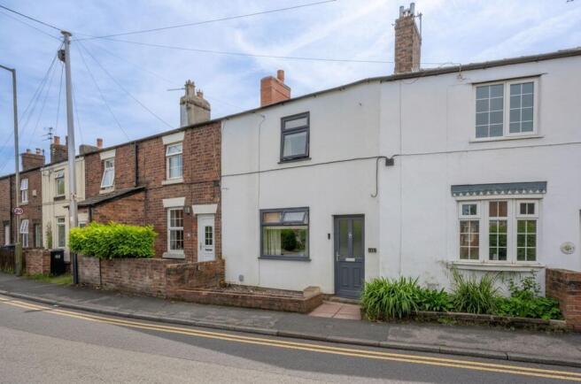 2 bed property, in Halsall Lane, £165,000