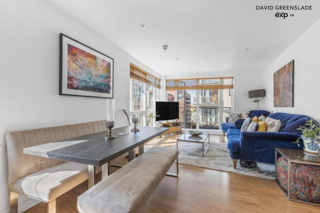 2 bed property, in Alboran Apartments, £425,000