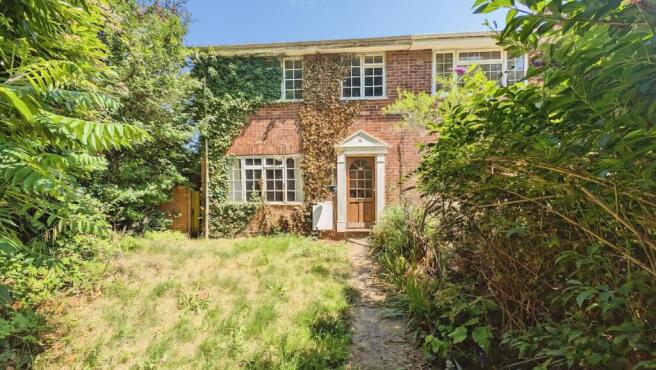 3 bed property, in Woodchester, £270,000