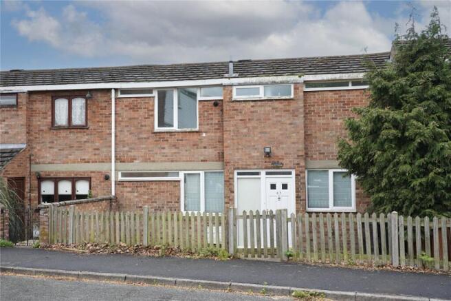 3 bed property, in Clare Close, £199,950