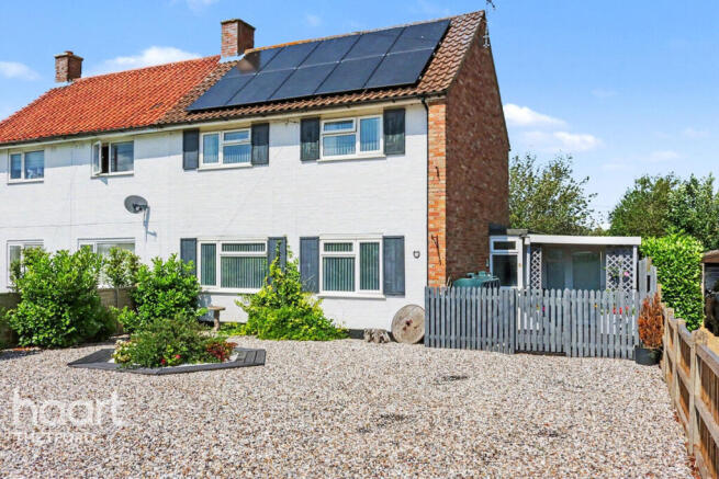 2 bed property, in School Lane, £250,000