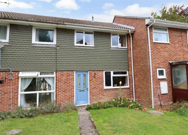 3 bed property, in Blandford Close, £265,000