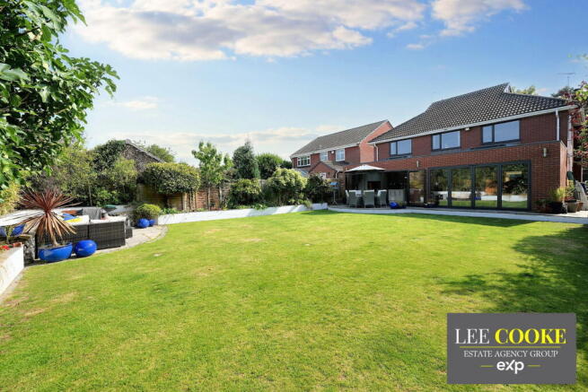 4 bed property, in Codsall Wood Road, £695,000