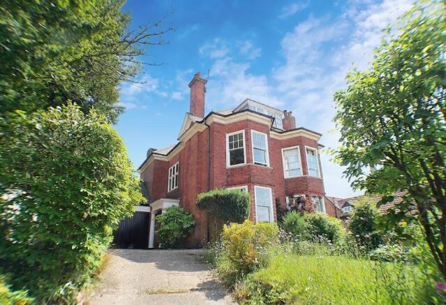5 bed property, in Kneeton Road, £700,000