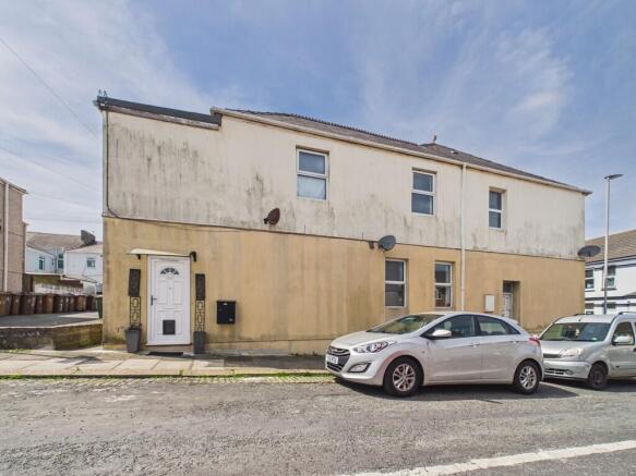 1 bed property, in Grenville Road, £85,000