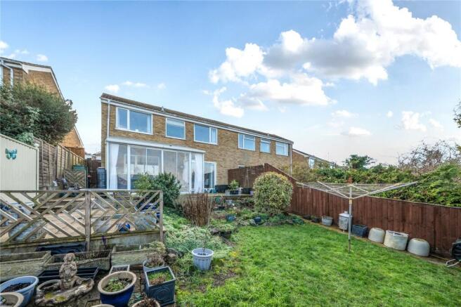 3 bed property, in Staveley Road, £375,000