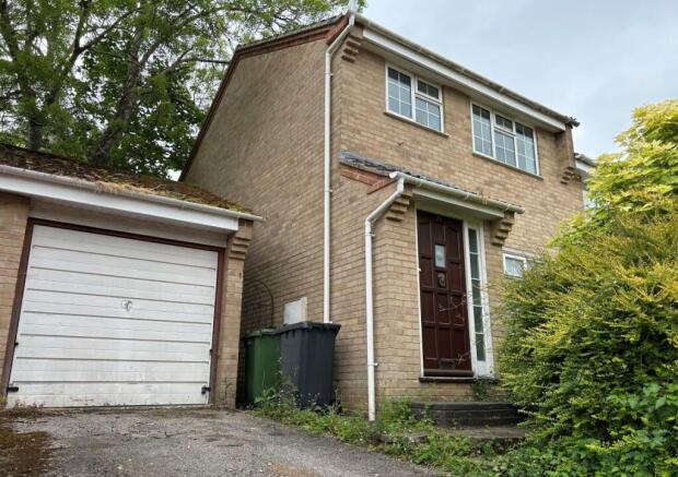 3 bed property, in 15 Well Copse Close, £260,000