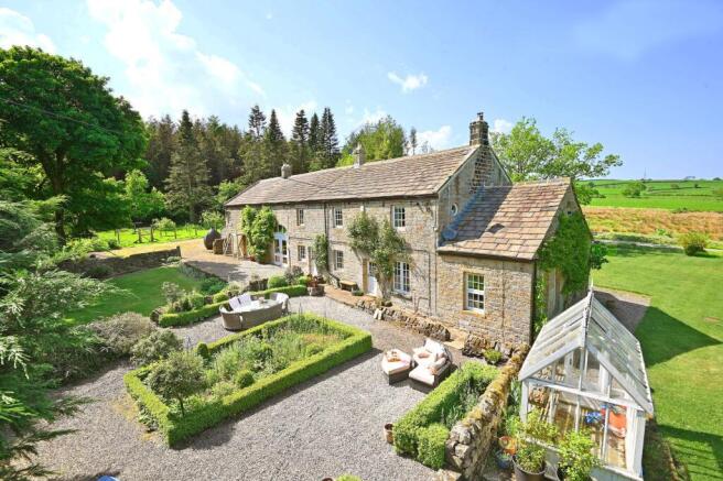5 bed property, in Dacre, £1,850,000