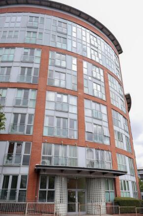 2 bed property, in Lee Bank Middleway, £138,000
