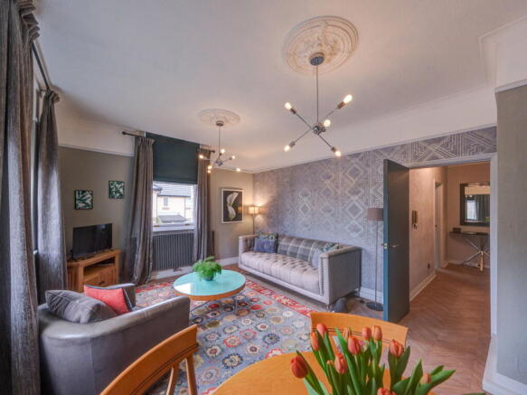 1 bed property, in Dinglebank Close, £227,000