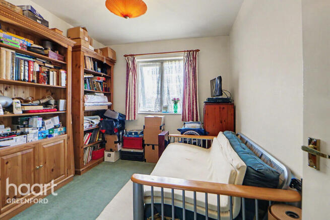 2 bed property, in Oldfield Lane North, £305,000
