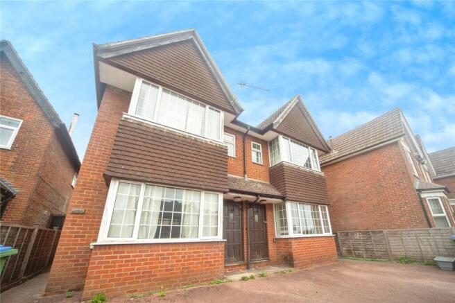 3 bed property, in Hill Lane, £395,000