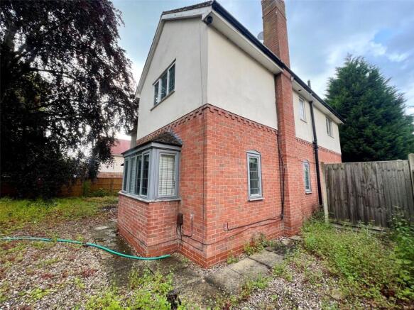 4 bed property, in Main Street, £525,000