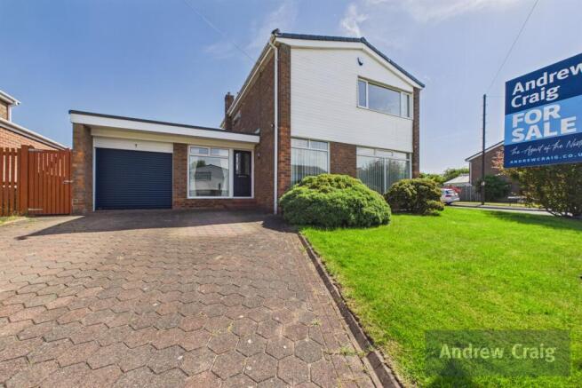 4 bed property, in Ashton Way, £300,000