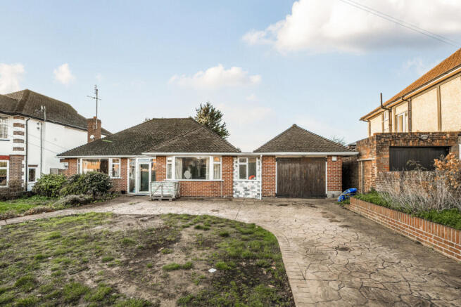 3 bed property, in Ridge Lane, £1,000,000