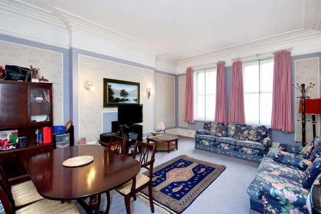 3 bed property, in Park Mansions, £695,000