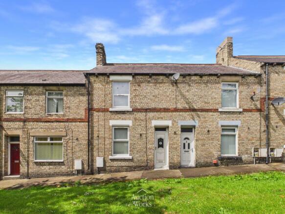 2 bed property, in Wear Street, £40,000