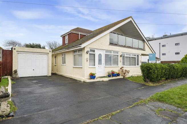 6 bed property, in Vernon Avenue, £475,000