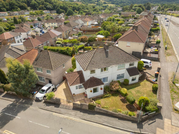 3 bed property, in Graig Park Road, £220,000