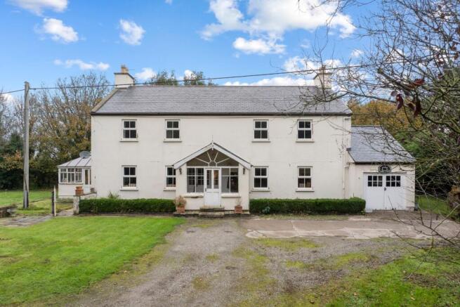 5 bed property, in Summerhill Road, £795,000