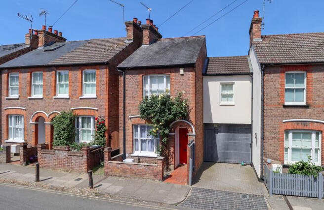 2 bed property, in Bernard Street, £700,000