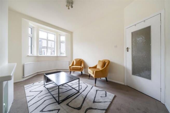 3 bed property, in Bexhill Road, £760,000