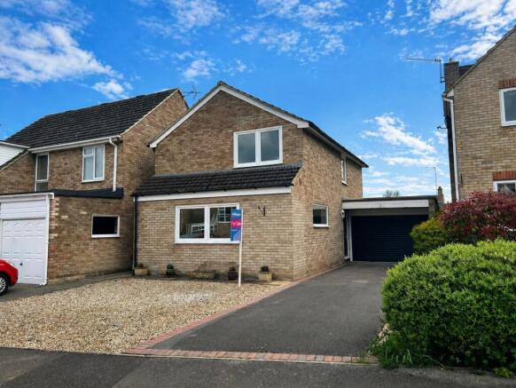 3 bed property, in Early Road, £430,000