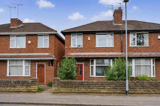 3 bed property, in King Street, £230,000