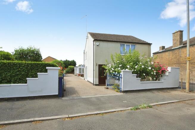 4 bed property, in South Green, £300,000