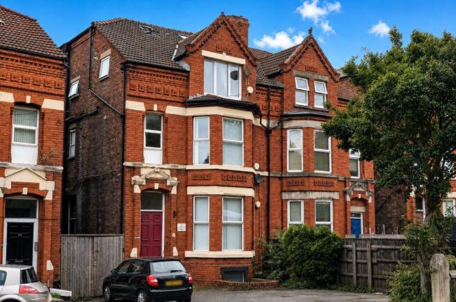 6 bed property, in Balliol Road, £230,000