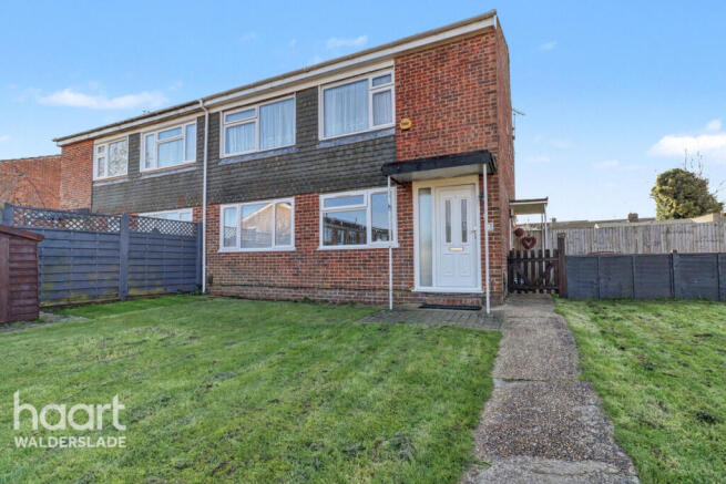 2 bed property, in Tadburn Green, £180,000