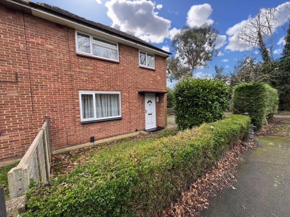 3 bed property, in Ash Grove, £265,000