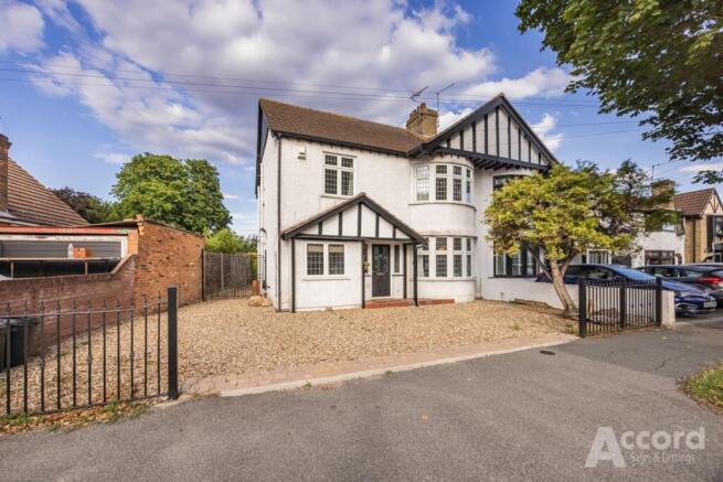 3 bed property, in Mawney Road, £600,000
