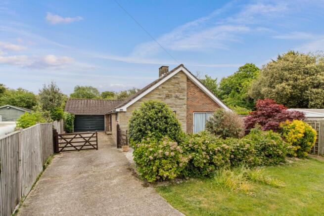 4 bed property, in London Road, £500,000