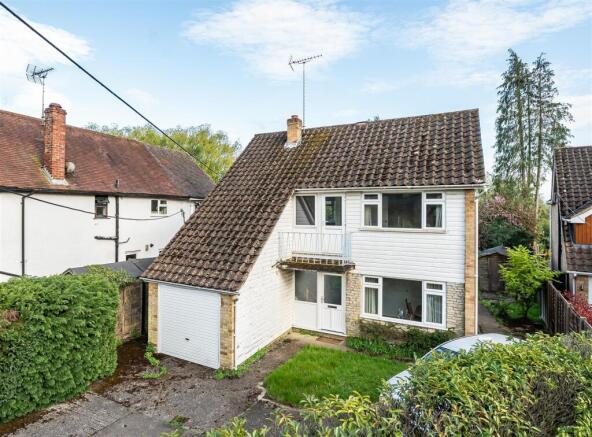 3 bed property, in Barkham Road, £600,000