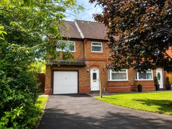 5 bed property, in Branfield Close, £270,000