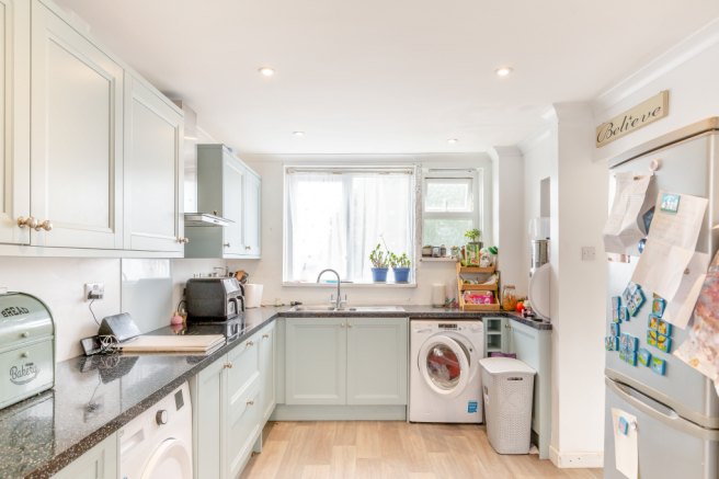 3 bed property, in Kinsman Estate, £160,000