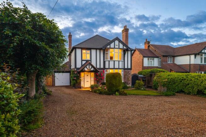 4 bed property, in 382 Chester Road Hartford Northwich CW8 2AQ, £750,000