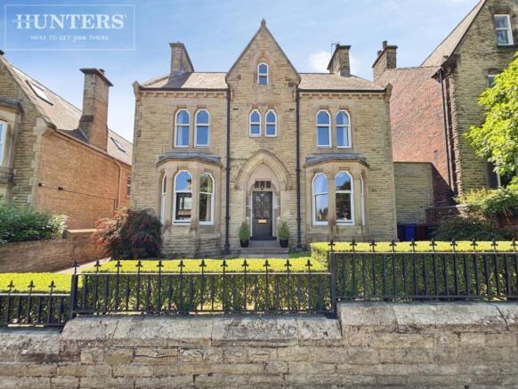 5 bed property, in Victoria Road, £675,000