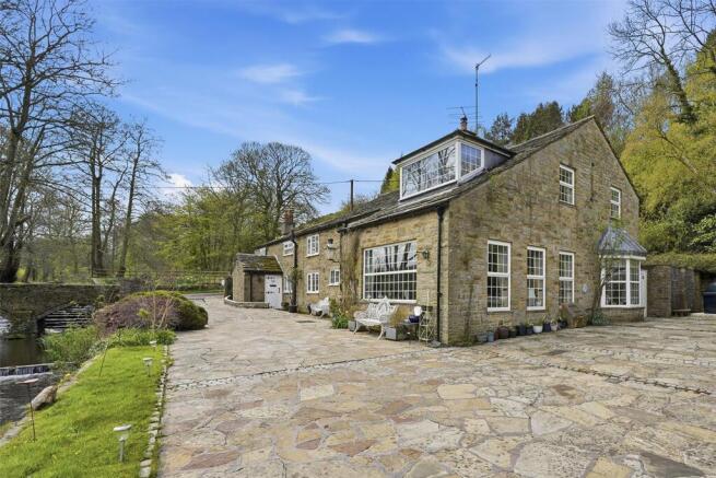 5 bed property, in Hough Hole, £1,000,000