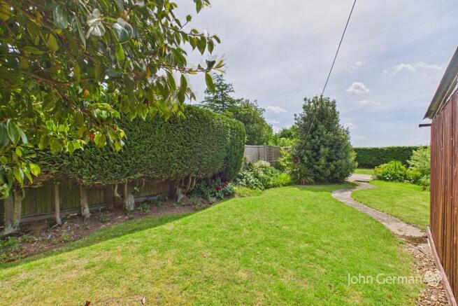 3 bed property, in Henhurst Hill, £295,000