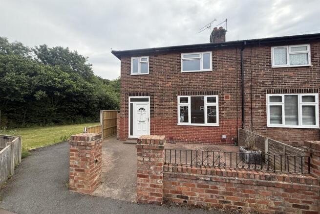 3 bed property, in Roughley Avenue, £125,000