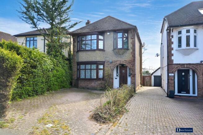 3 bed property, in Shepherds Hill, £650,000