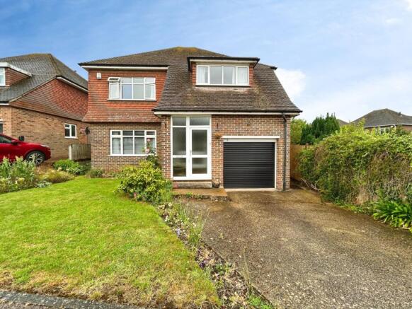 4 bed property, in Conifer Avenue, £675,000