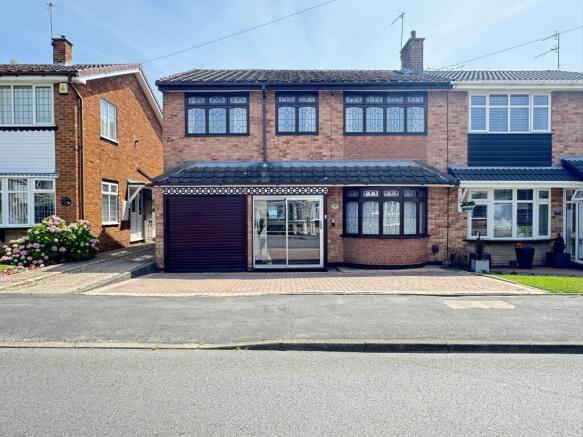 4 bed property, in Birch Tree Hollow, £250,000