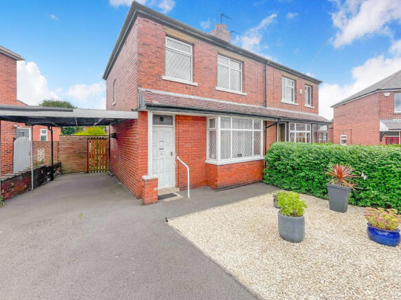 3 bed property, in Coniston Road, £220,000