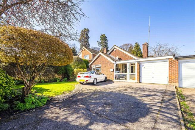 2 bed property, in Moore Road, £625,000