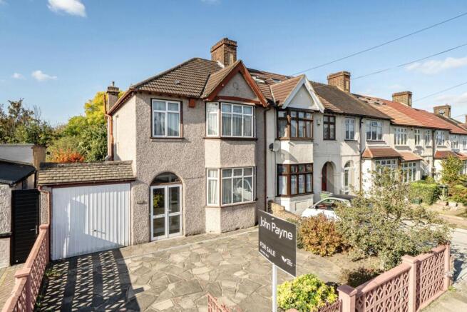 3 bed property, in Milborough Crescent, £460,000