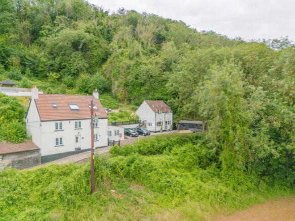 7 bed property, in Kewstoke Road, £725,000
