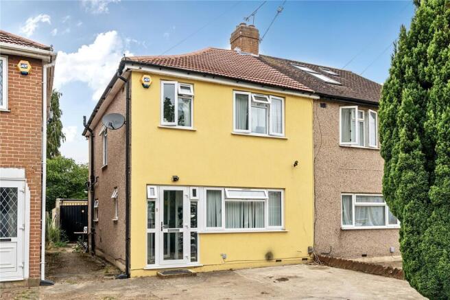 3 bed property, in Shakespeare Avenue, £585,000